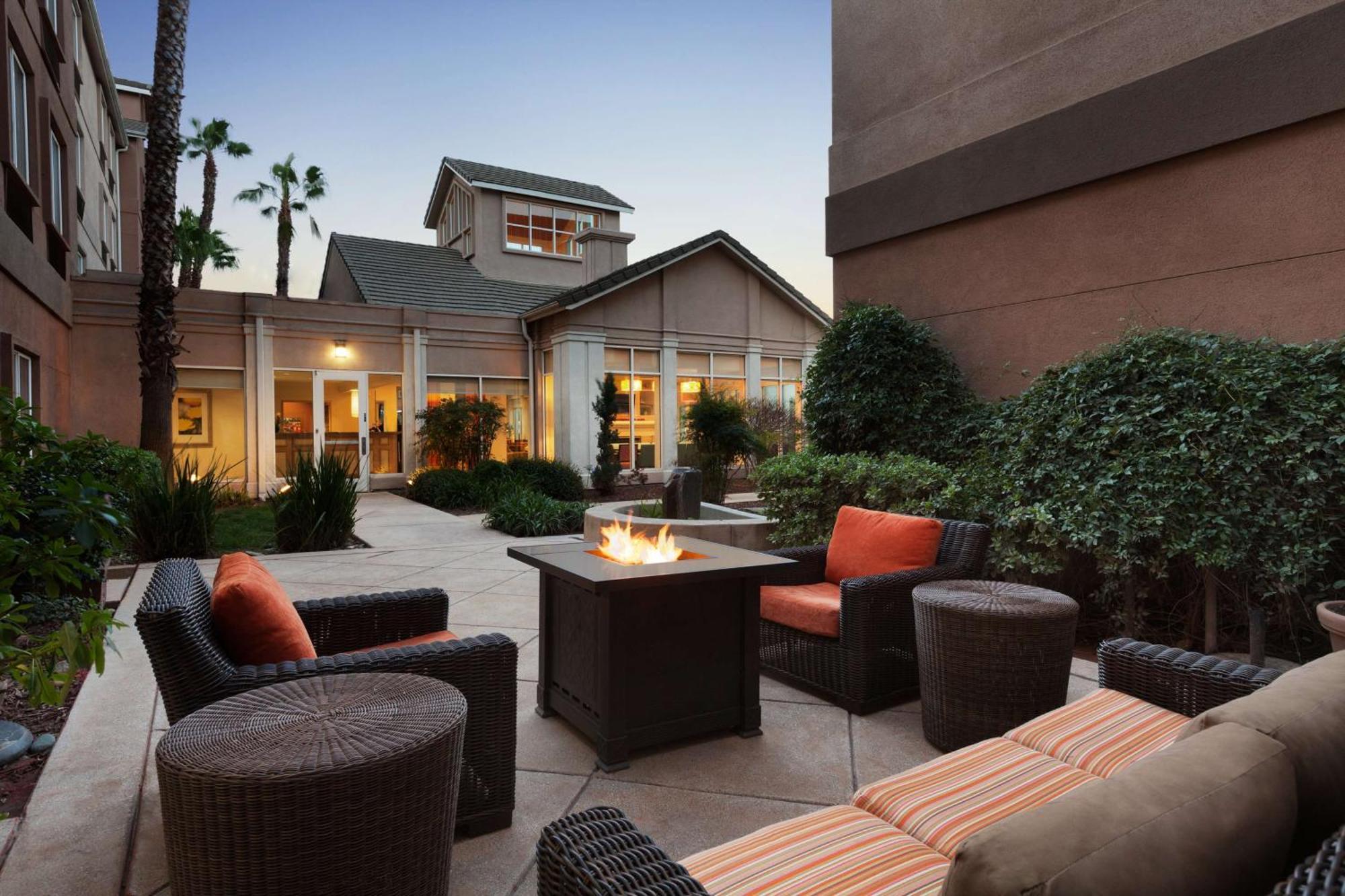 Hilton Garden Inn San Jose/Milpitas Exterior photo
